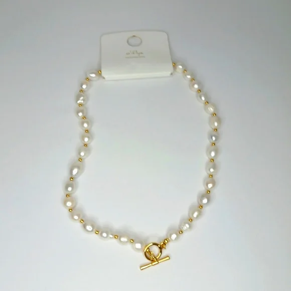 White Peal and Faux Gold Pearl Necklace Stainless Steel NWT - Picture 1 of 5